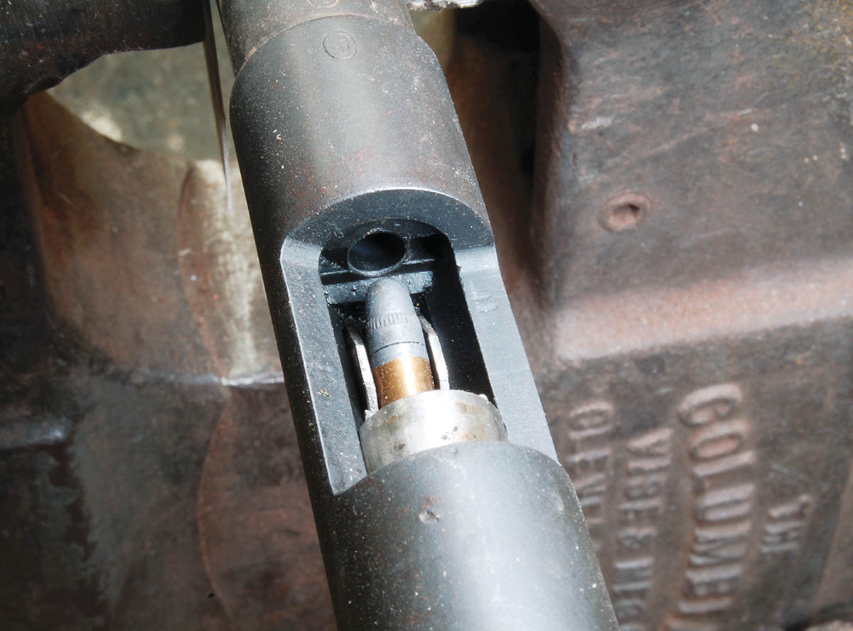 The cartridge is positioned low due to bent parts. This can be corrected.